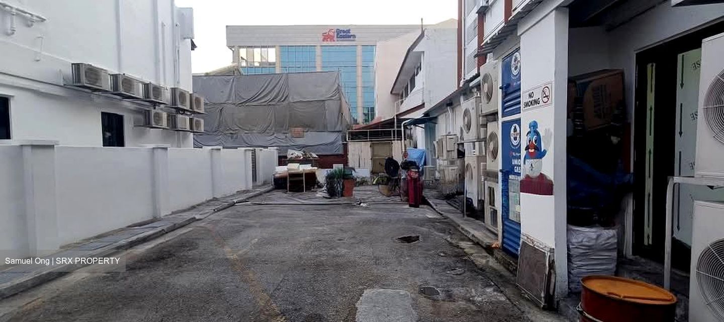 Pkms Building (D14), Retail #558257961
